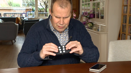 apparaatje waarmee je in braille kunt appen