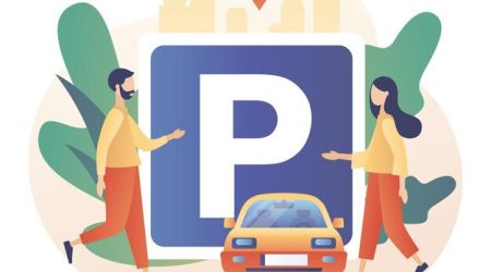 Groot parkeerbord met kleine mensen op zoek naar een parkeerplaats