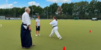Kinderen met beperking doen mee met een Akido clinic