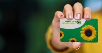 Groene kaart met zonnebloem. De zonnebloem keycort